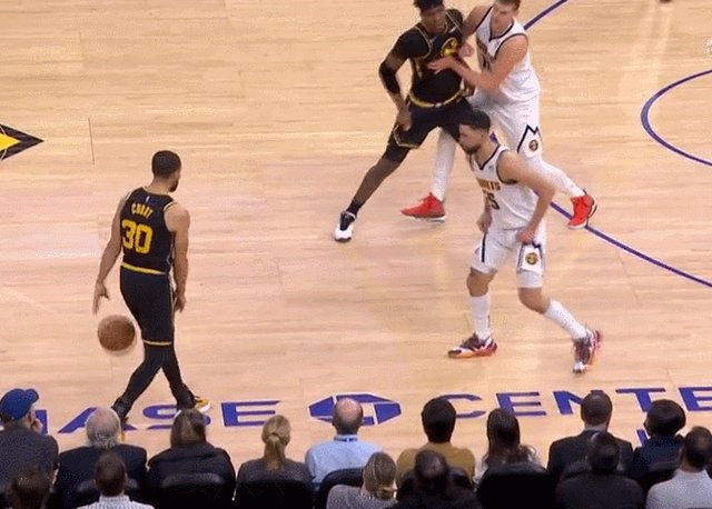 1645088735267073854.gif 1.gif